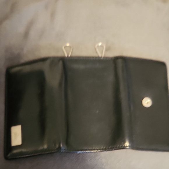 Gucci Black Leather Key Holder with Silver Detail *4 KEY HOLDERS ARE MISSING* - Picture 5 of 6